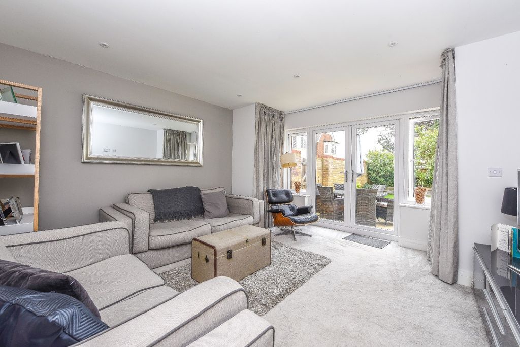 Property photo 2 of 11 4229383