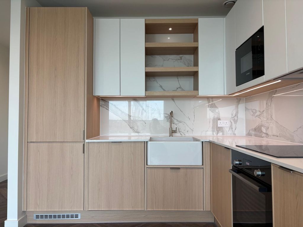 Property photo 3 of 12 Kitchen