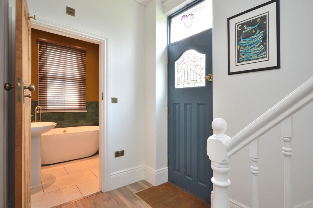 Property photo 2 of 22 Hallway