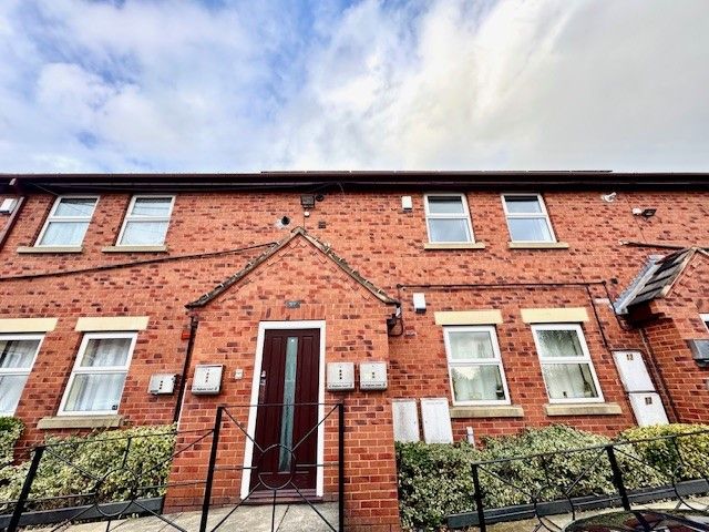 Property photo 1 of 8 Balcony