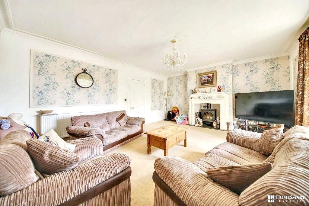 Property photo 2 of 32