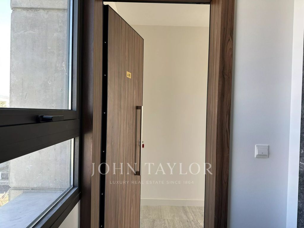 Property photo 3 of 48