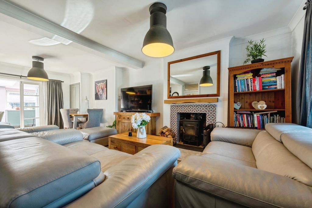 Property photo 2 of 19 Pbox-Img.Jpg