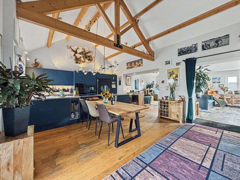 Property photo 2 of 30 5394713