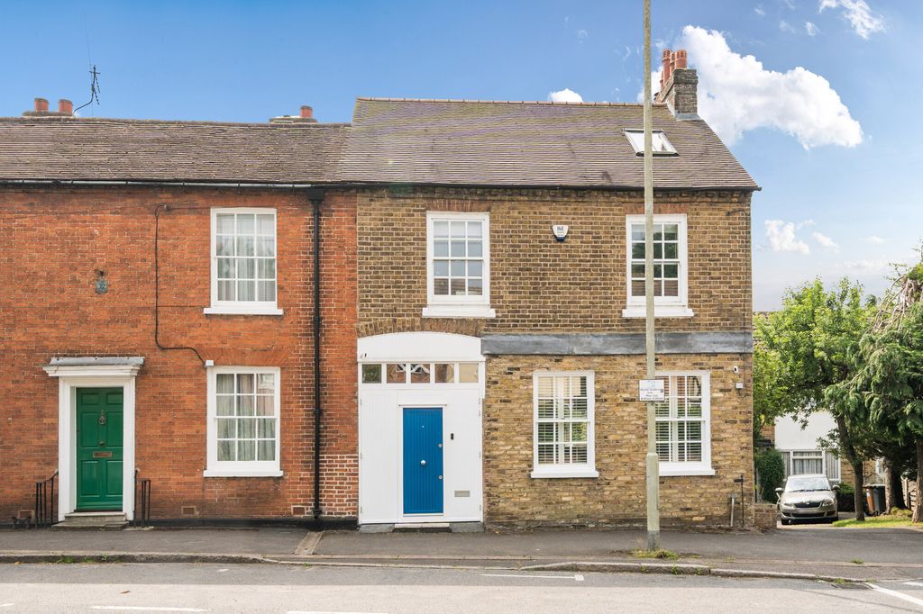 Property photo 1 of 17