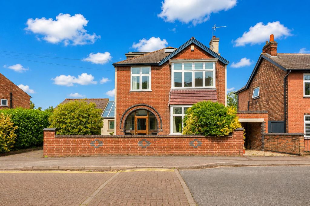 Property photo 1 of 36 45092B39-E722-4c05-9109-74356A2E1Bda.Png