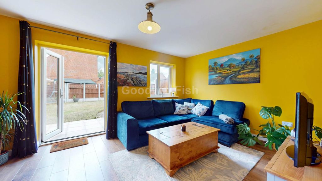 Property photo 2 of 27