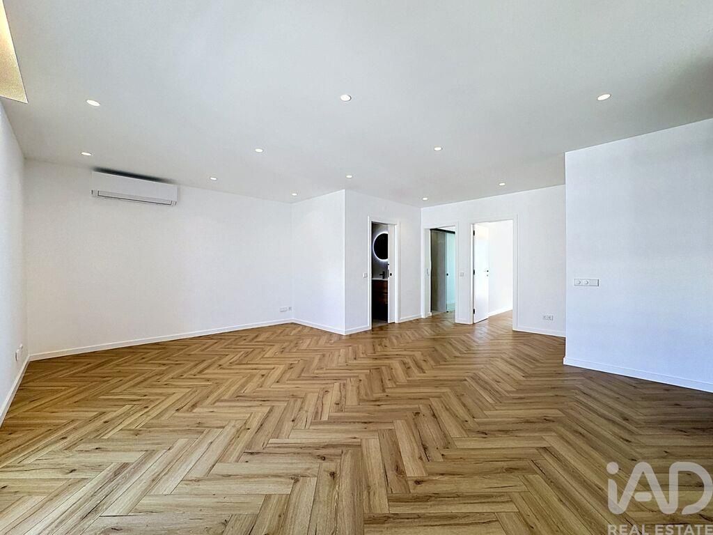 Property photo 2 of 31