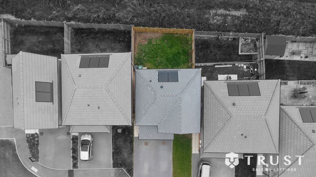 Property photo 2 of 31