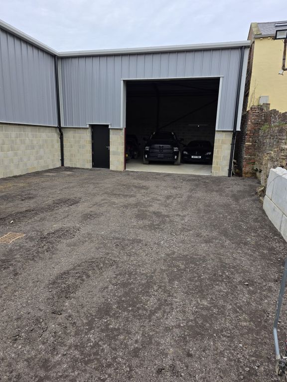 Property photo 1 of 6