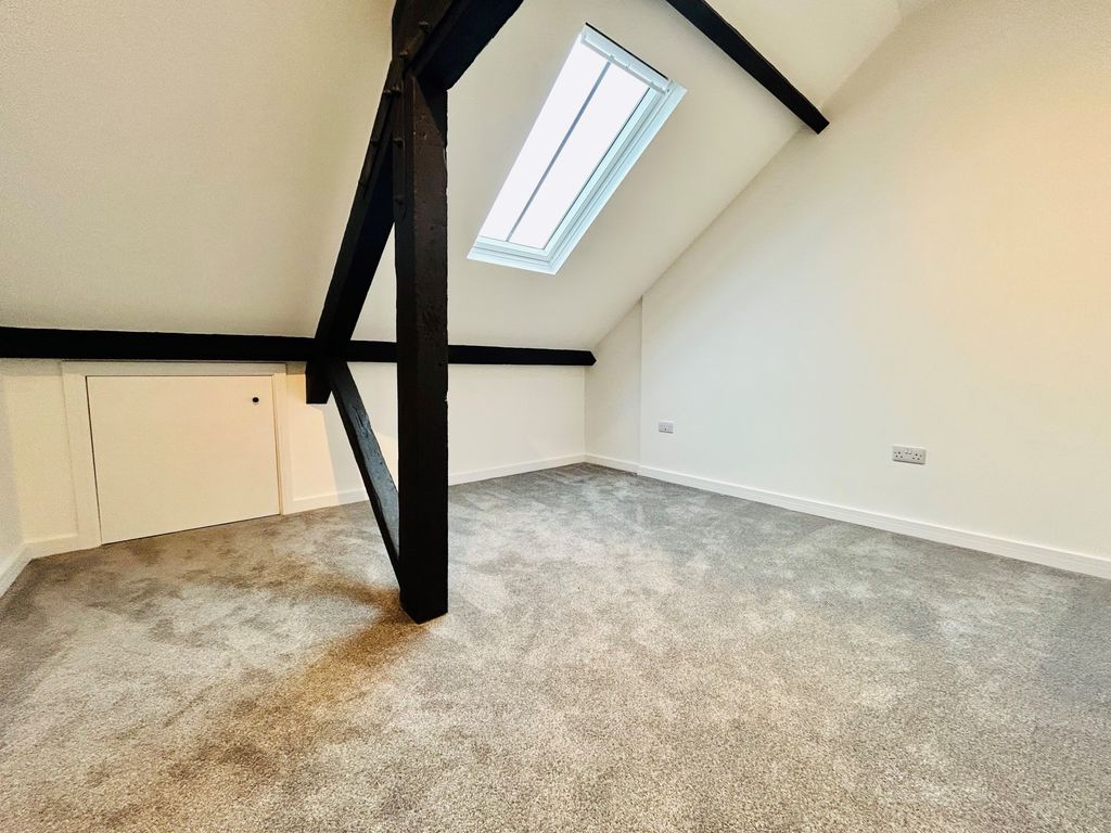 Property photo 2 of 5 Living Room