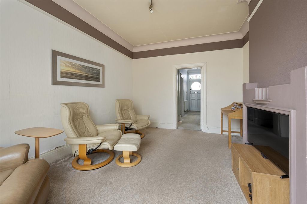 Property photo 3 of 15 4 Albert Grove,6.Jpg