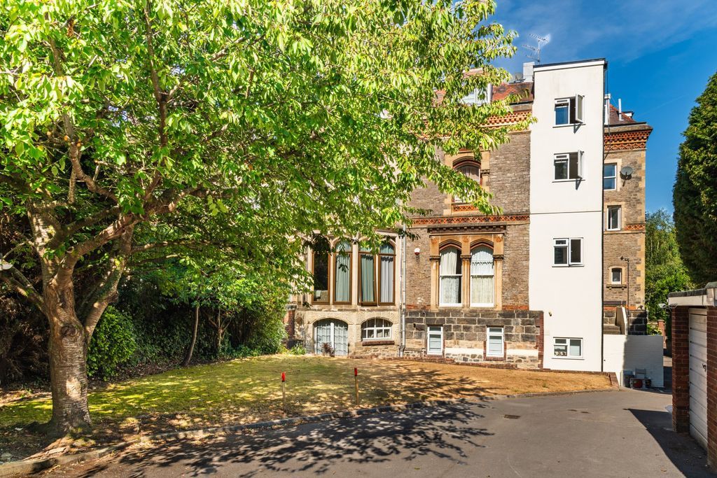 Property photo 1 of 10 External