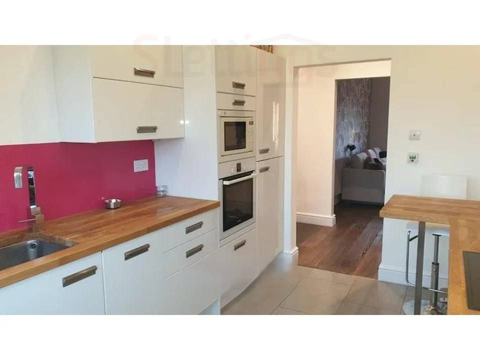 Property photo 1 of 10 Three-Bedroom Apartment In Hendon Central-Florence Mansions