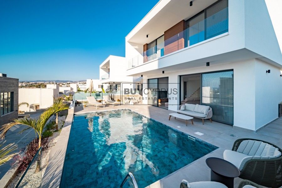 Property photo 3 of 68