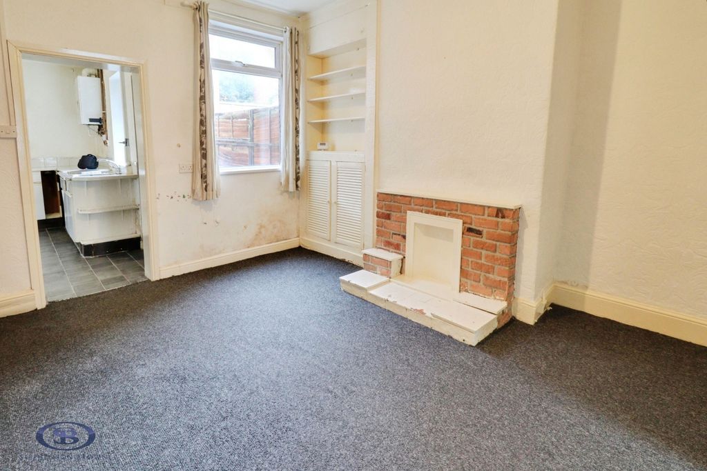 Property photo 2 of 16 Pbox-Img.Jpg