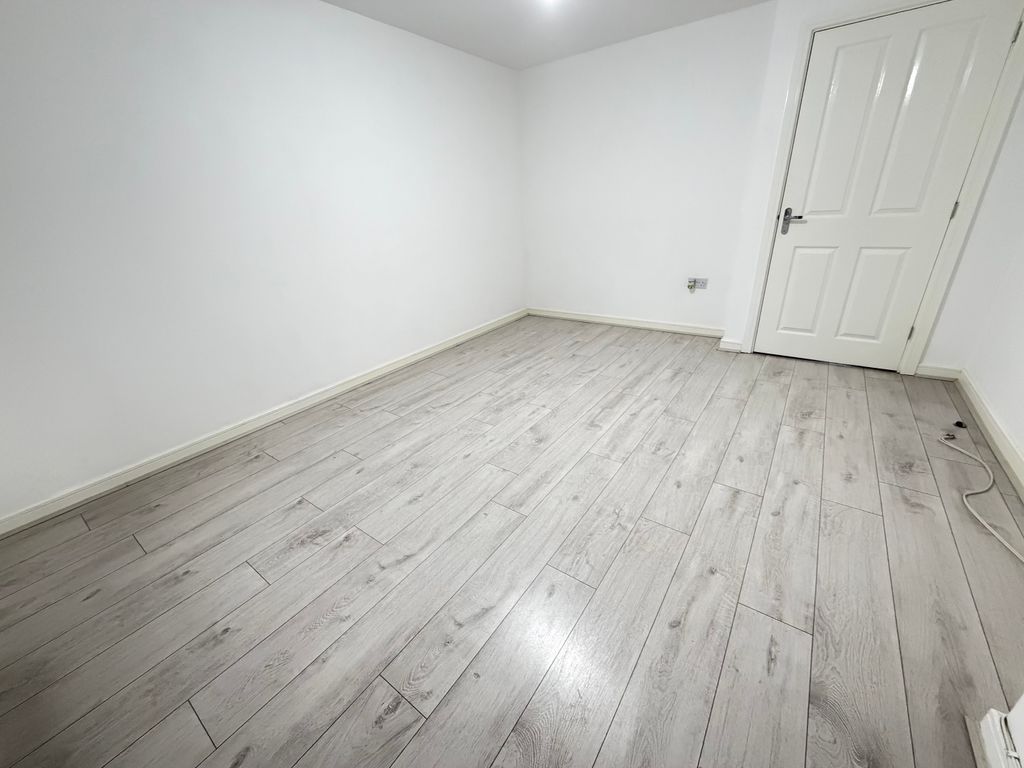 Property photo 3 of 16 Image