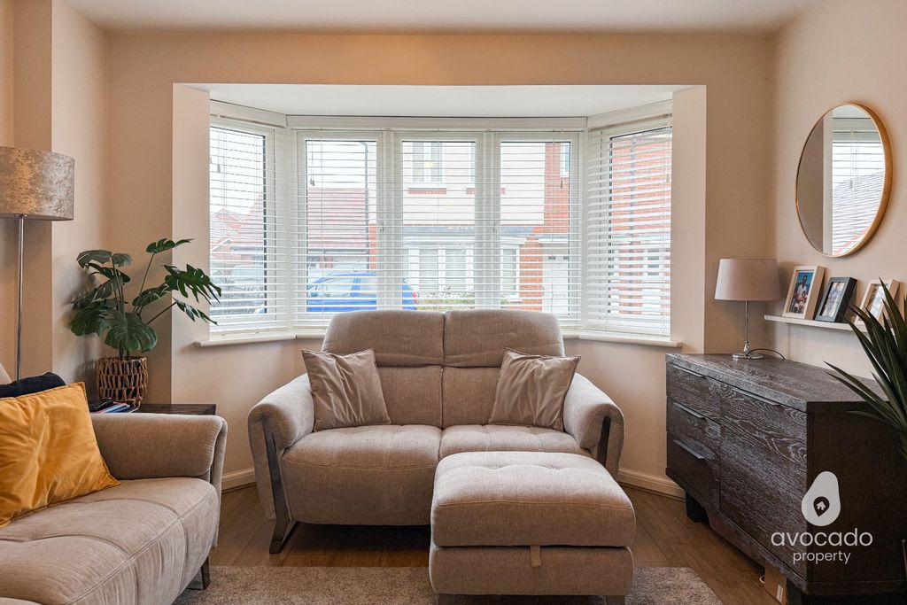 Property photo 2 of 31 4863905