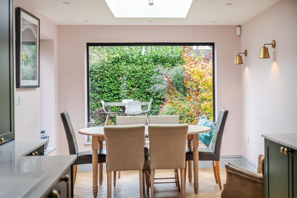 Property photo 2 of 25