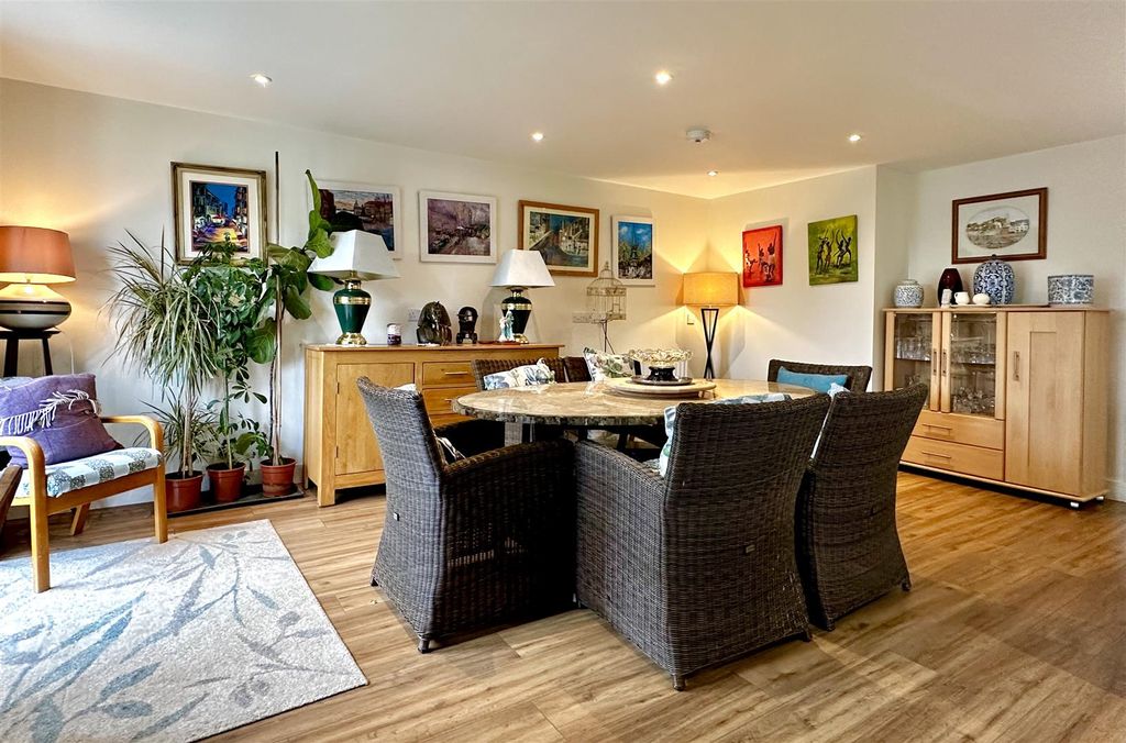 Property photo 2 of 20 Tempimagevipz47.Jpg