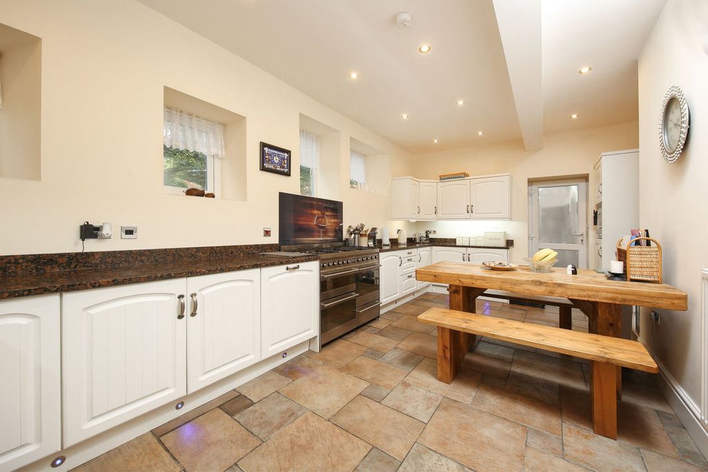 Property photo 3 of 26