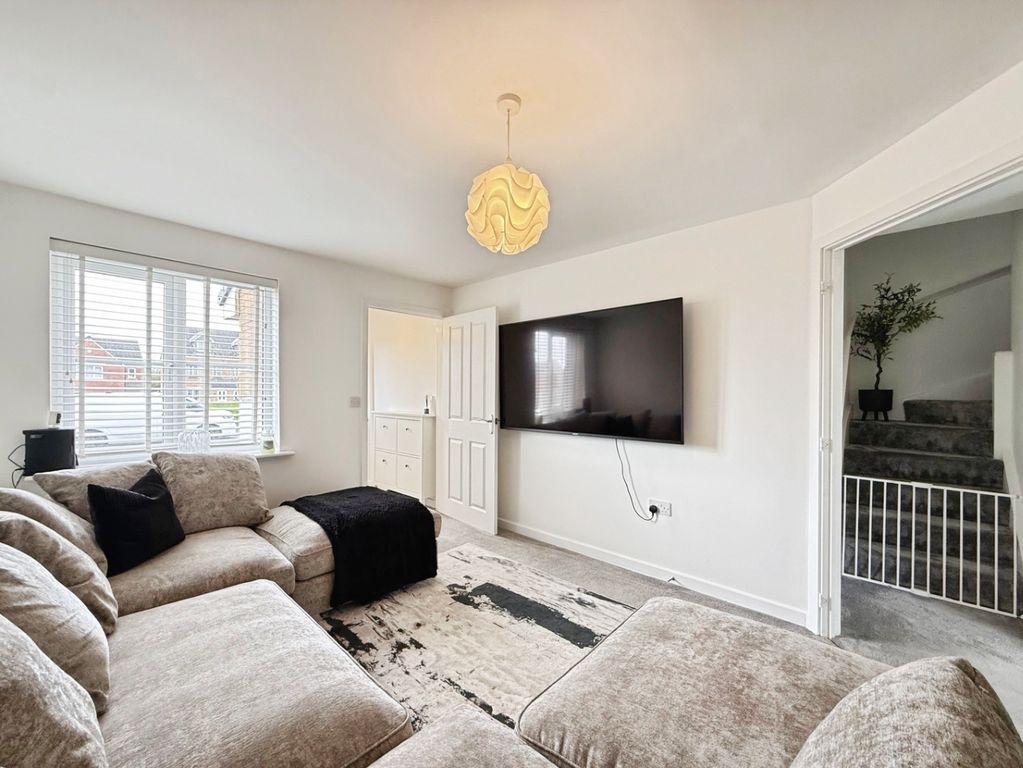 Property photo 3 of 19 4918216