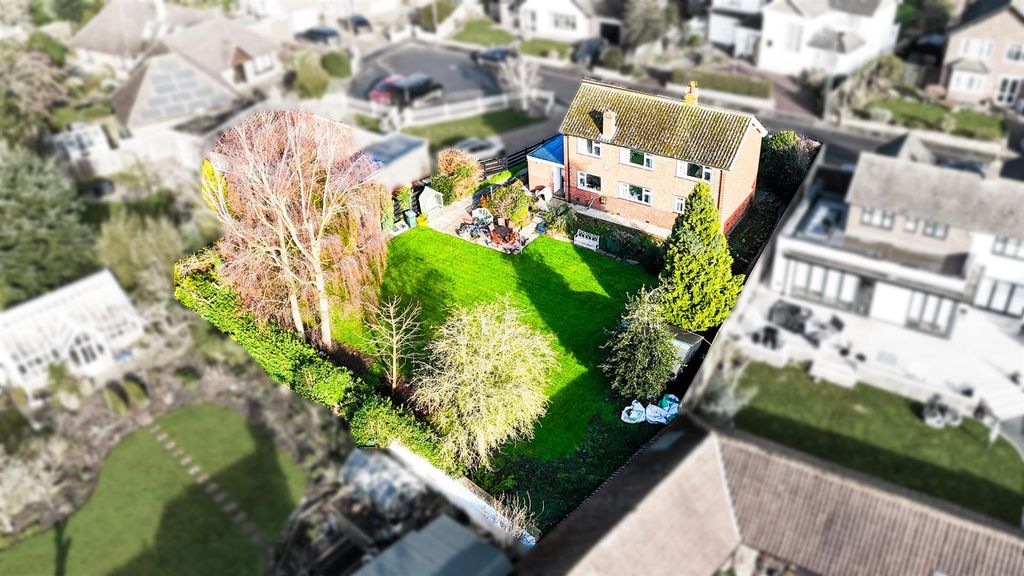 Property photo 2 of 25