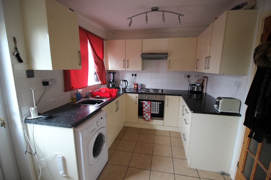 Property photo 2 of 8