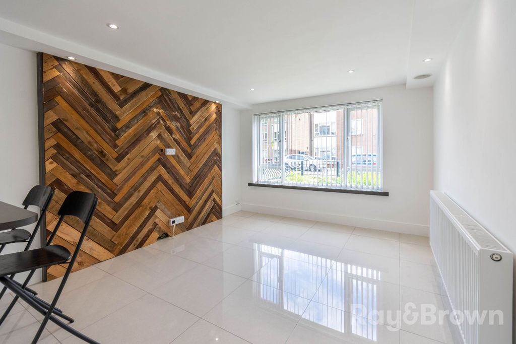 Property photo 2 of 36