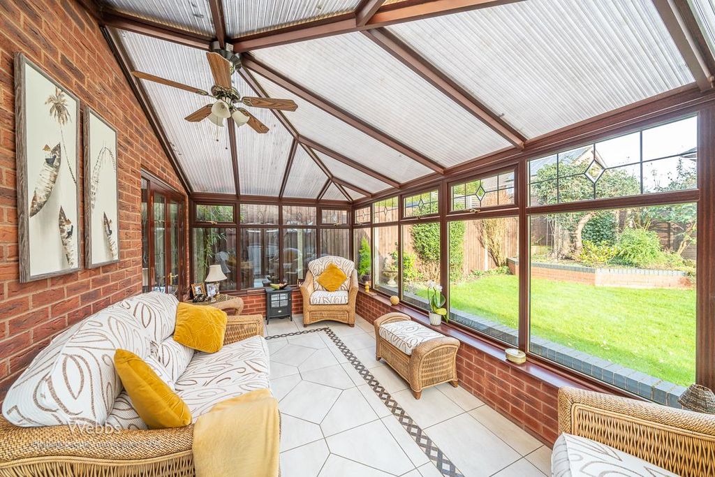 Property photo 3 of 43 © Webbs Estate Agents © (21 Of 128).Jpg