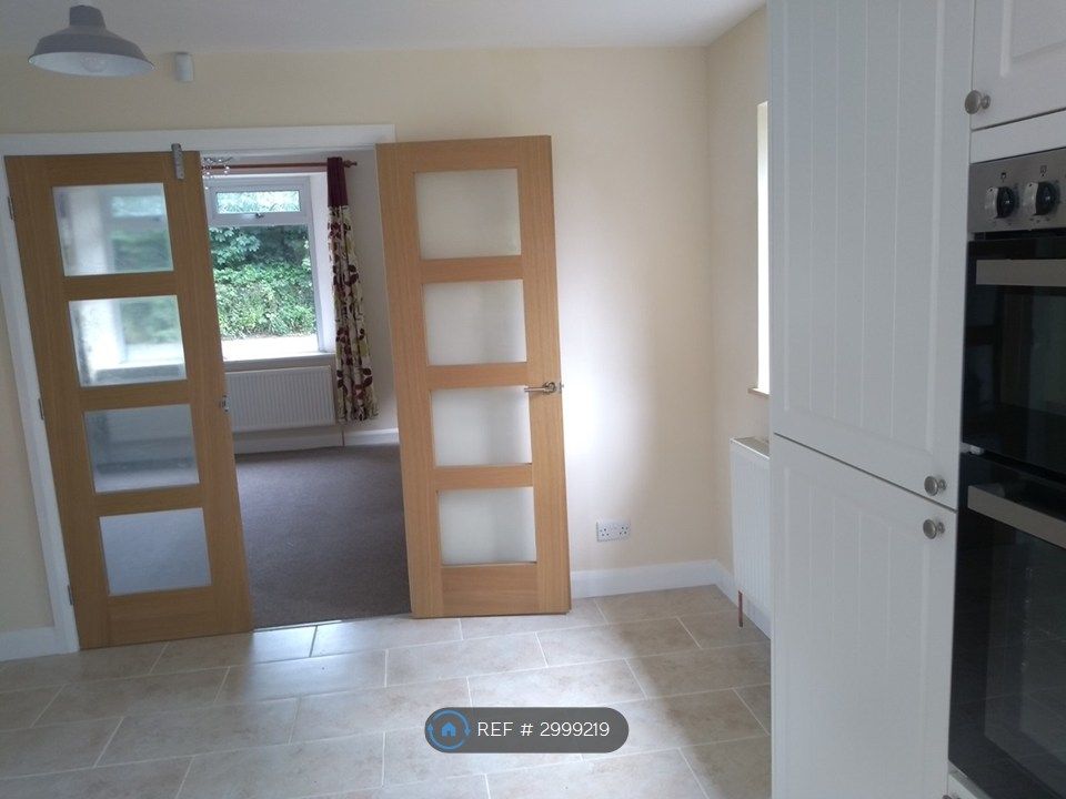 Property photo 3 of 13 Dining Area