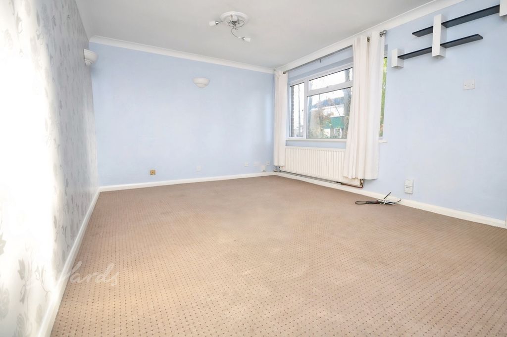 Property photo 3 of 8 Fir Tree Lounge