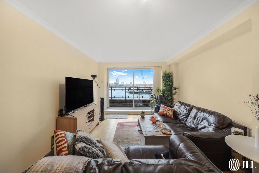 Property photo 1 of 11 Free Trade Wharf