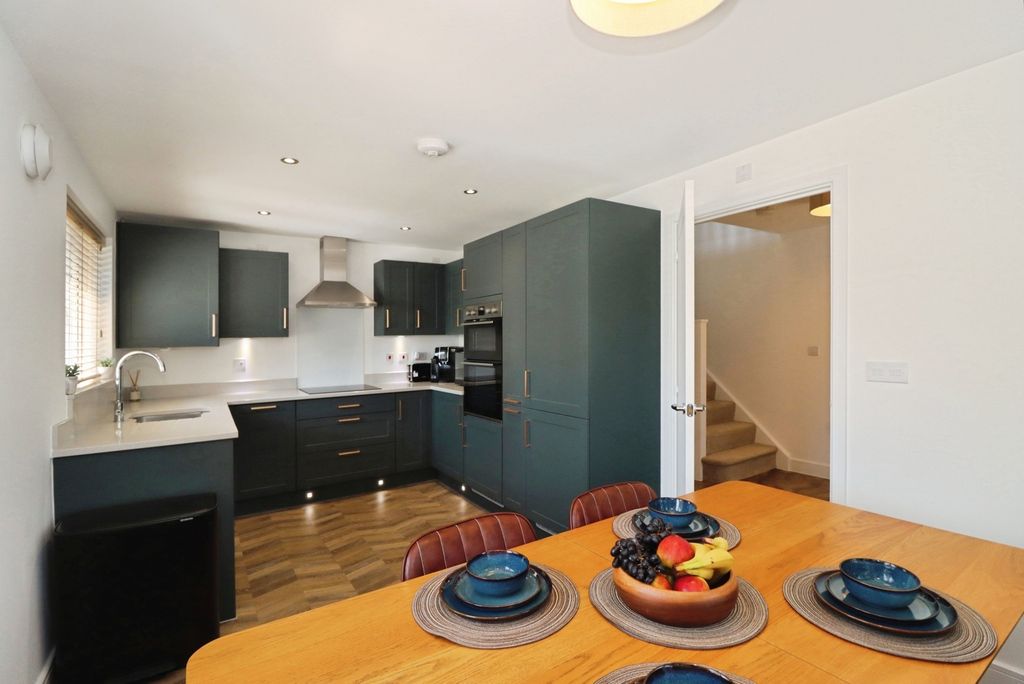Property photo 1 of 17 Kitchen Diner