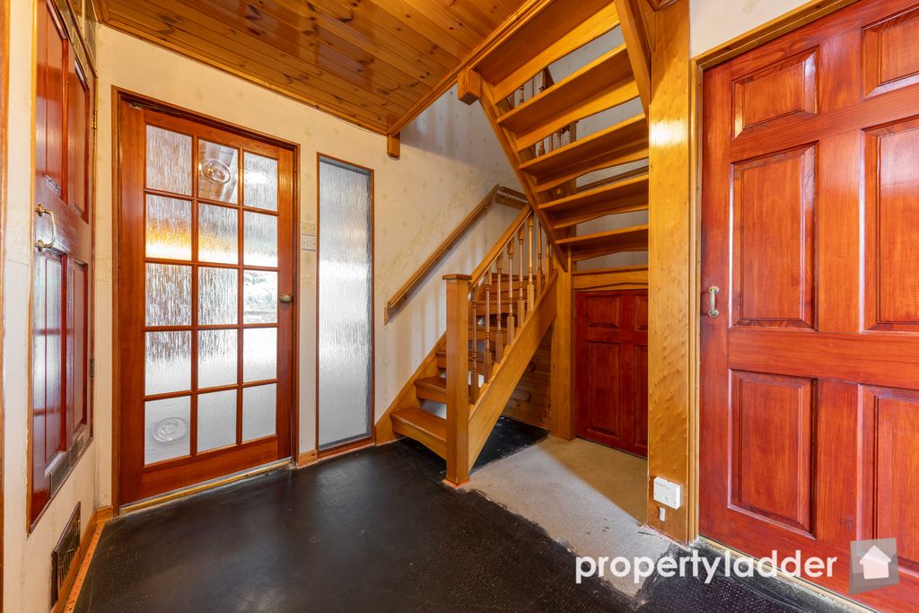 Property photo 2 of 19 Pl-8