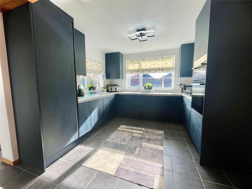 Property photo 3 of 30 Dining Kitchen