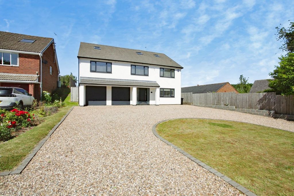 Property photo 1 of 31