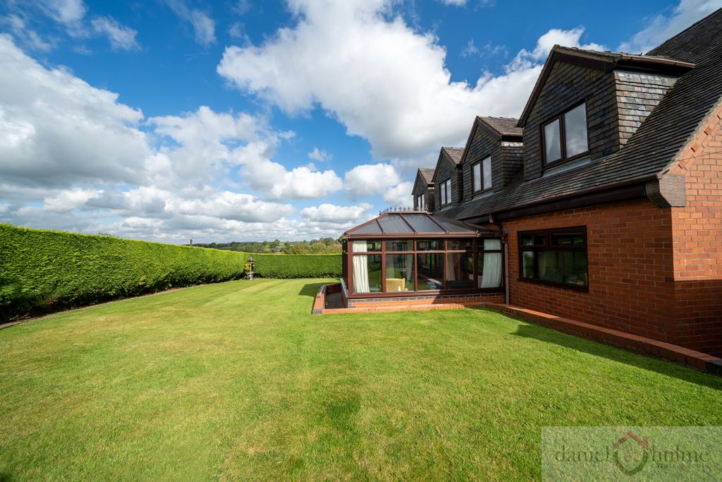 Property photo 2 of 54 Kingsley-64