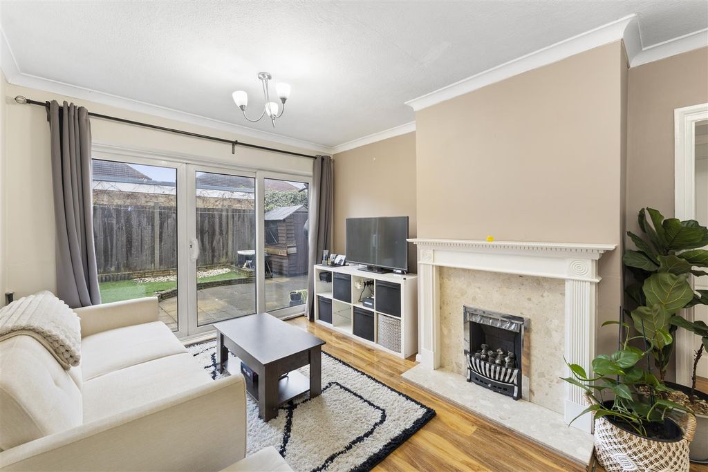 Property photo 2 of 9