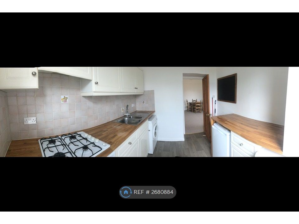 Property photo 3 of 14 Kitchen