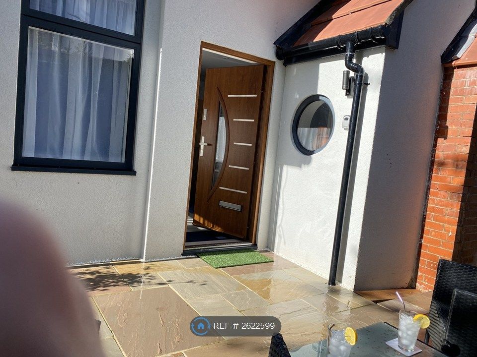 Property photo 2 of 26 Entrance