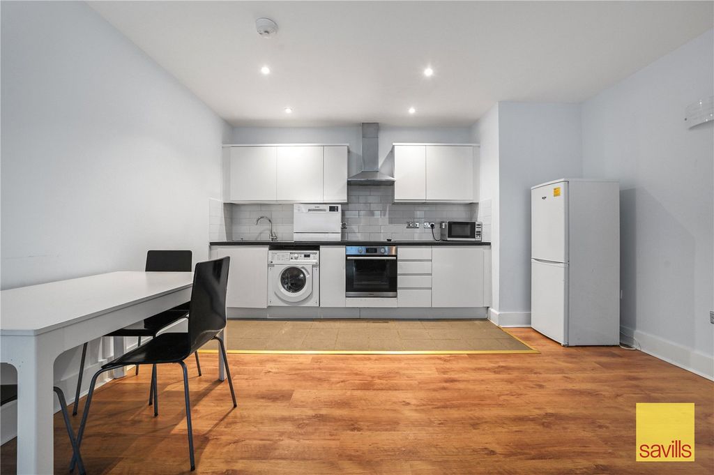 Property photo 3 of 11 Kitchen/Reception