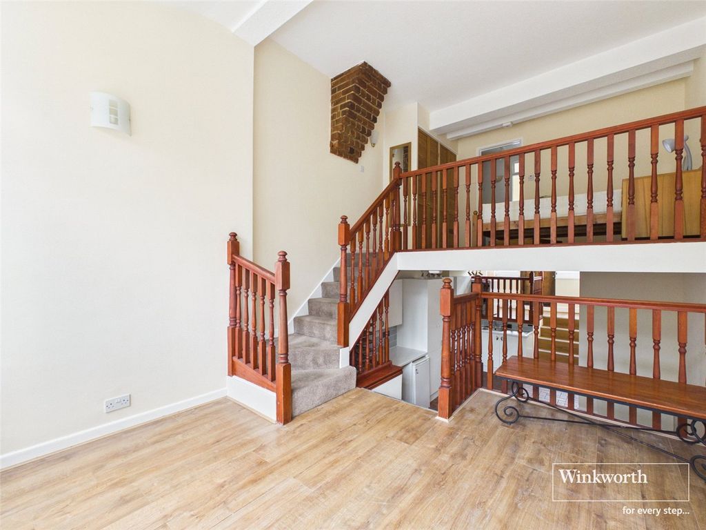 Property photo 3 of 11 Picture No. 17