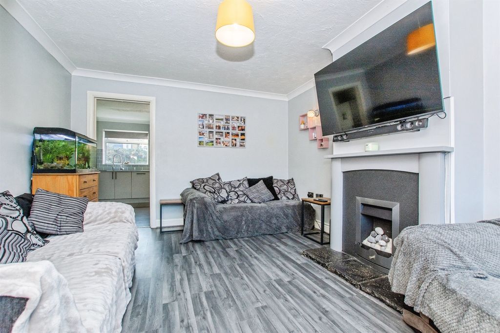 Property photo 3 of 18