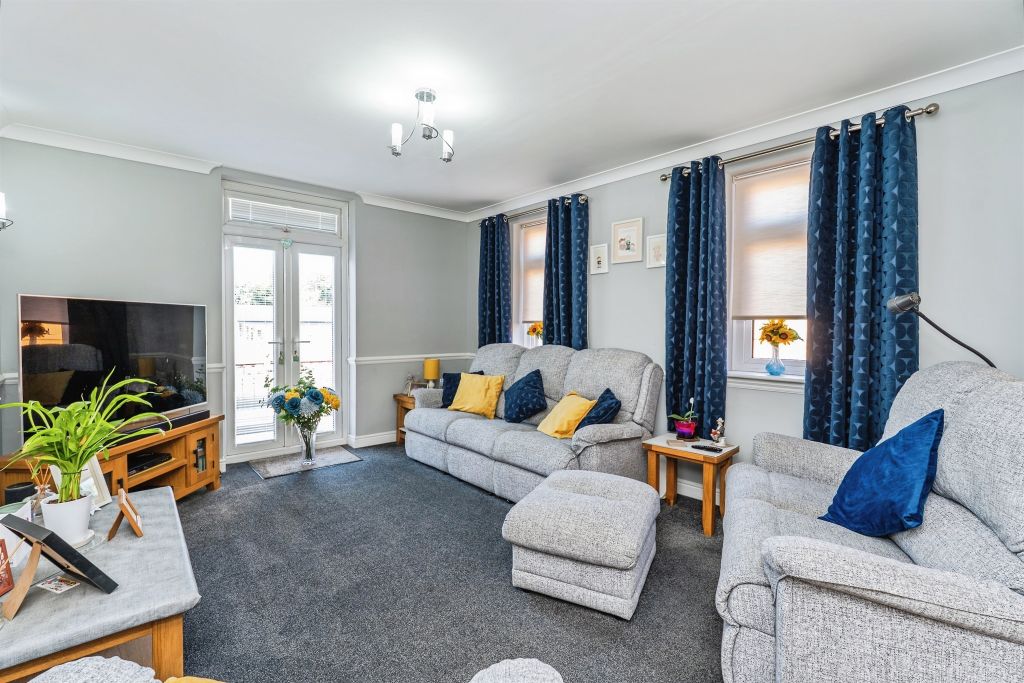 Property photo 3 of 17