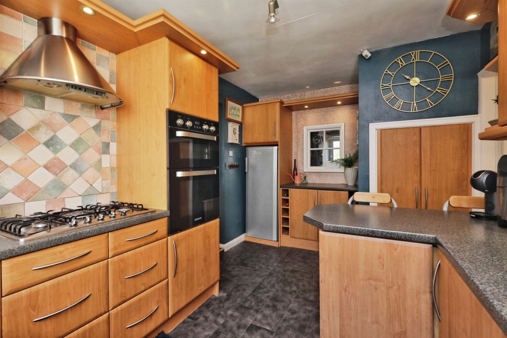 Property photo 3 of 17