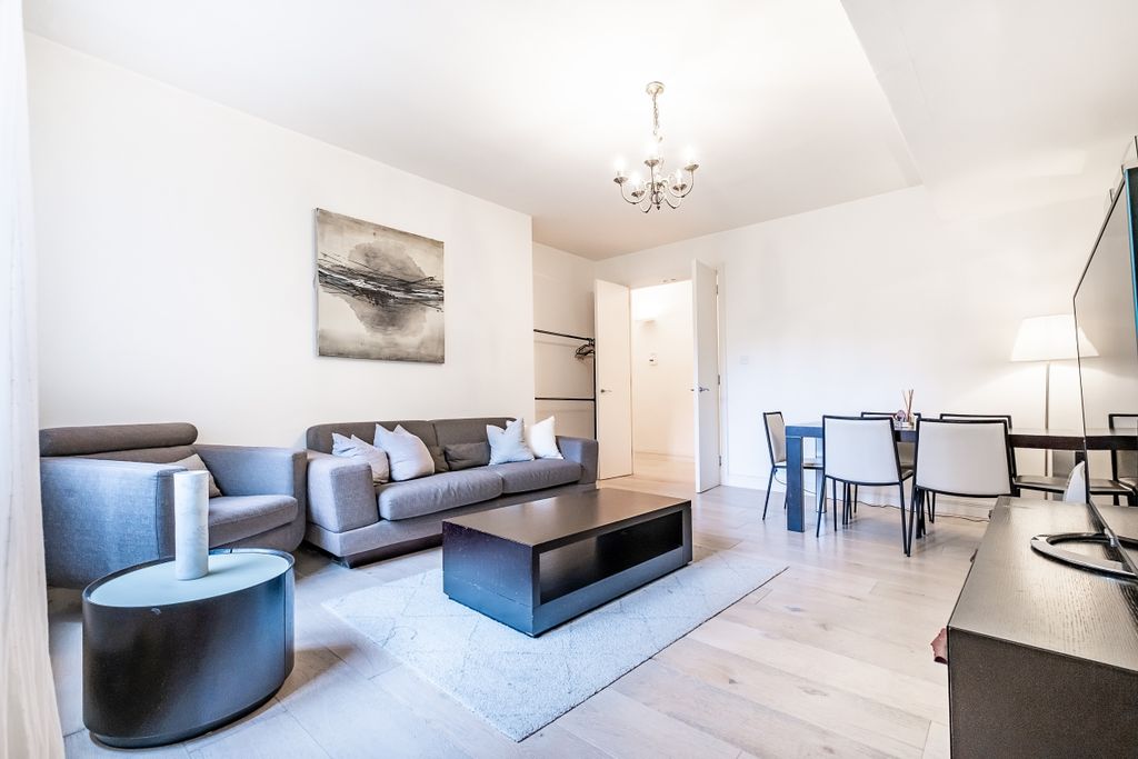 Property photo 1 of 11 Reception