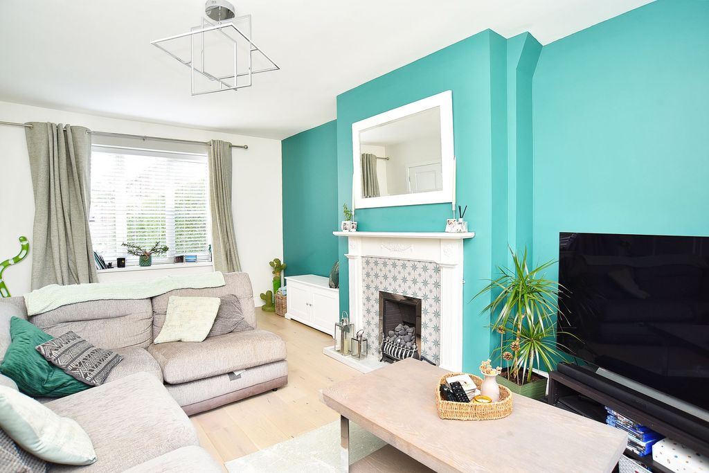 Property photo 3 of 14