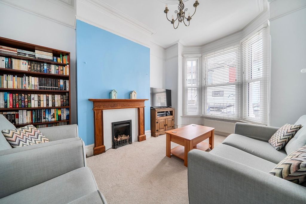 Property photo 2 of 15 1468864-15-6A1d92Da6958F.Jpg