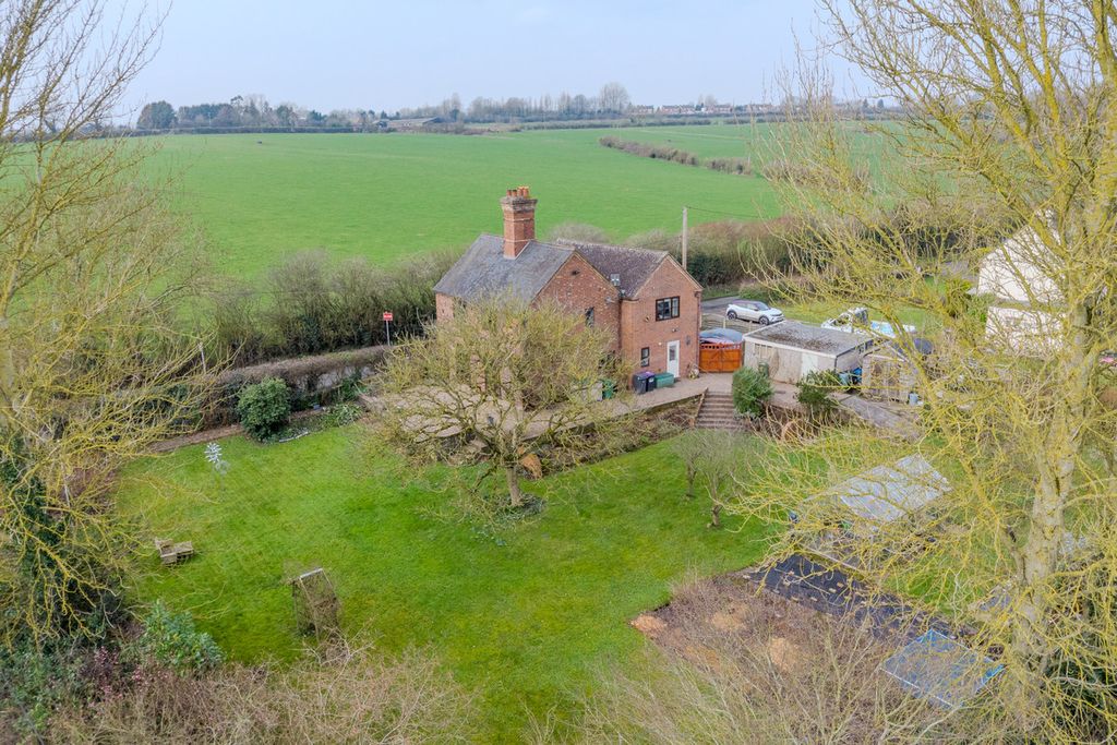 Property photo 1 of 33